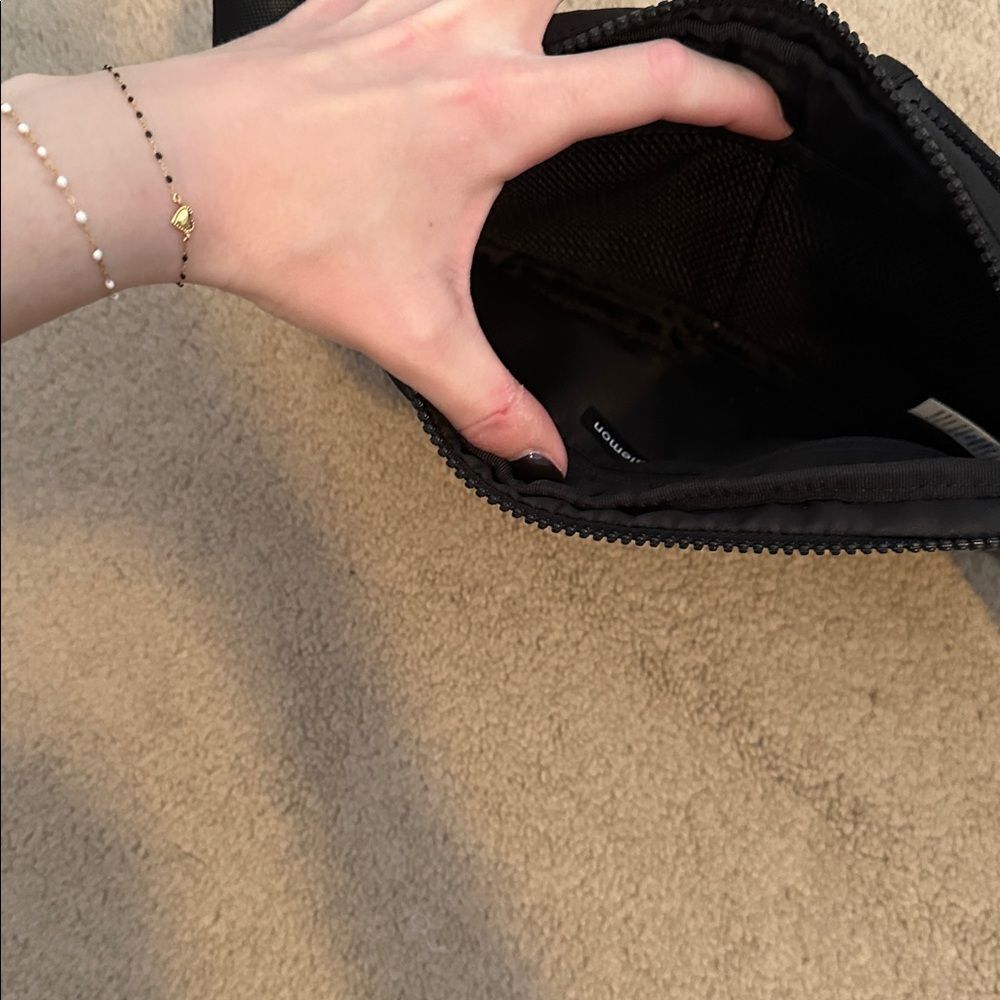 New Lululemon utility belt bag black - Picture 3 of 4